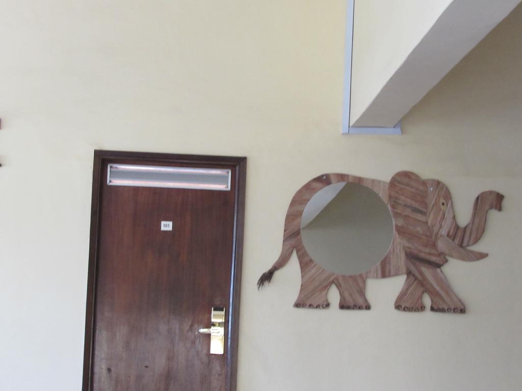 Equator Hotel Arusha Luaran gambar