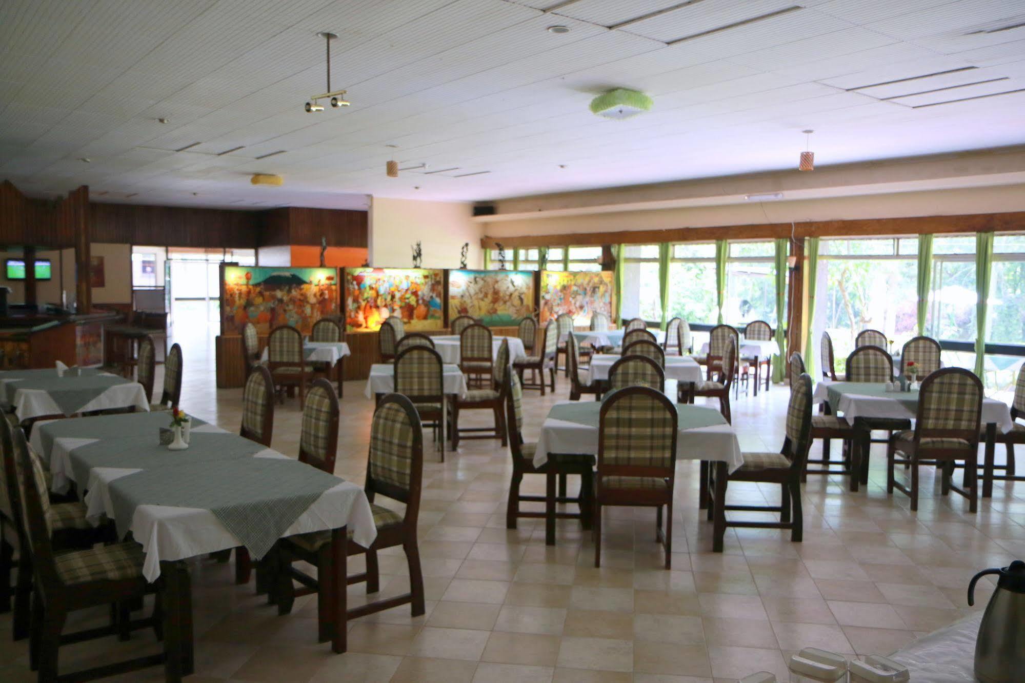 Equator Hotel Arusha Luaran gambar