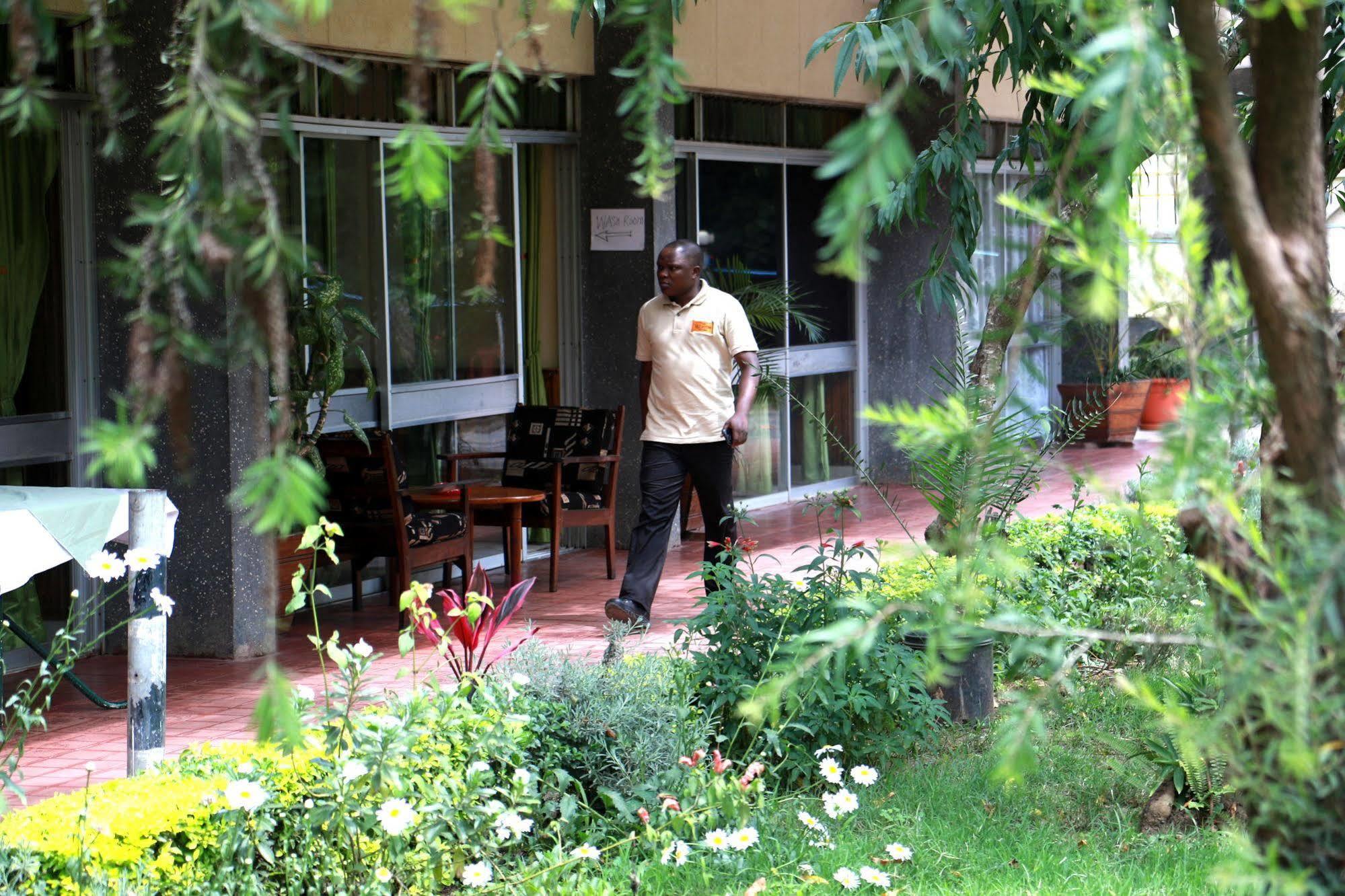 Equator Hotel Arusha Luaran gambar